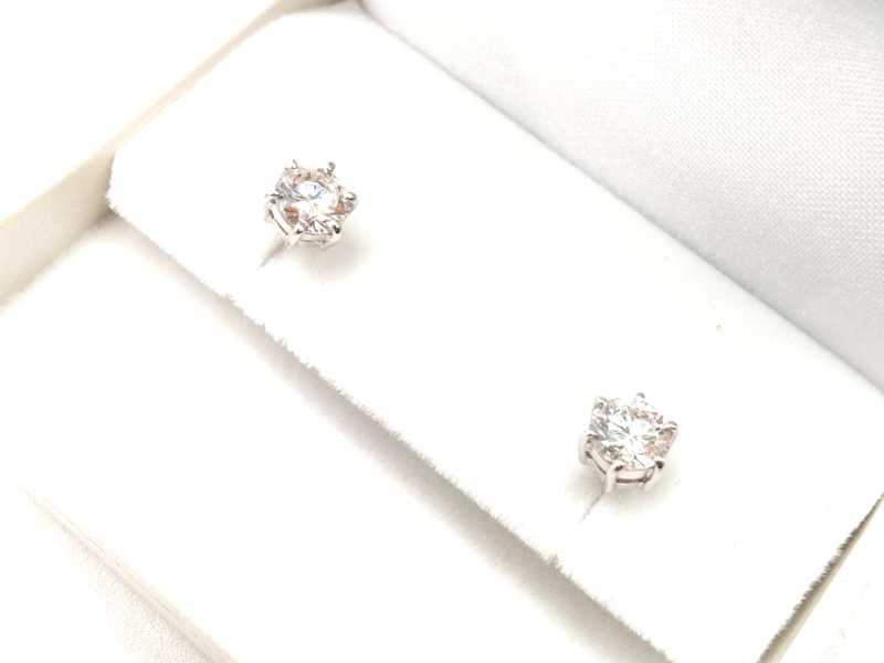 ダイヤモンド買取 ピアス K18WG ダイヤ 　